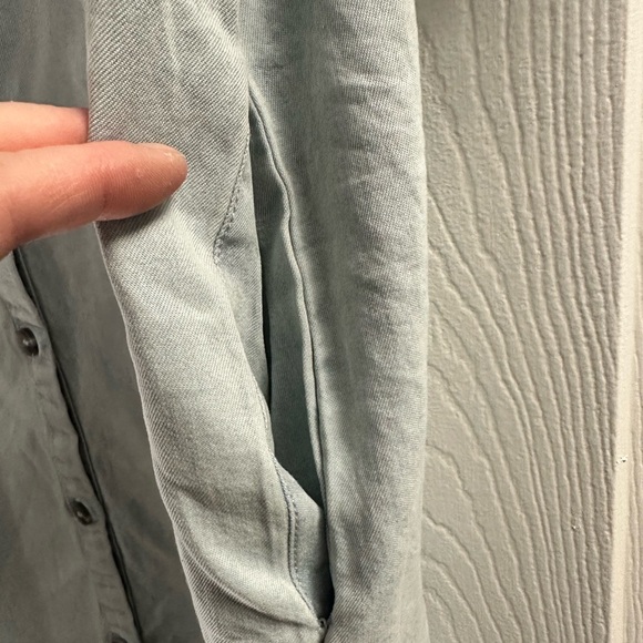 NWT Allie Rose Chambray Denim Shirt Dress in Light Wash - Picture 9 of 12